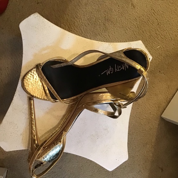 Metallic Gold sandals - Picture 4 of 6